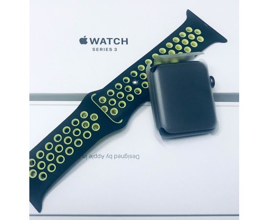 Apple Watch 3 42mm Space Gray Aluminum Case with Nike Silicon Loop чёрный/зелёный Apple - Сервис Плюс Рус